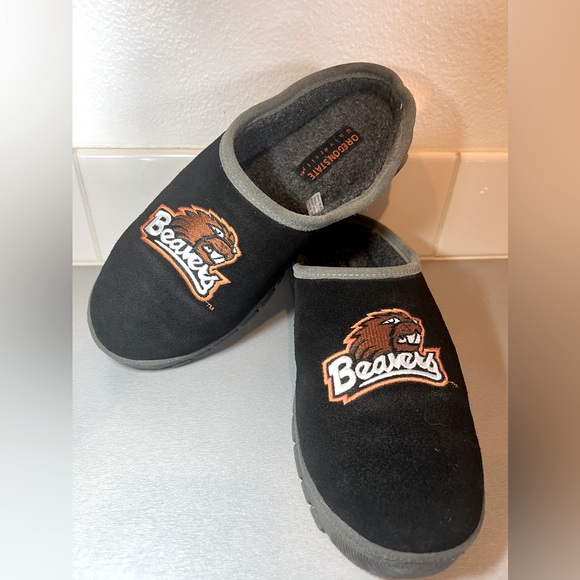 Oregon State Beavers Suede Slippers - Size Mens 7-8 Small - Picture 1 of 6